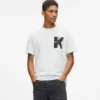 T-shirt con grafica K T-shirt con grafica K