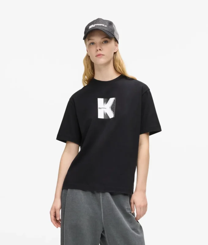 T-shirt con grafica K T-shirt con grafica K
