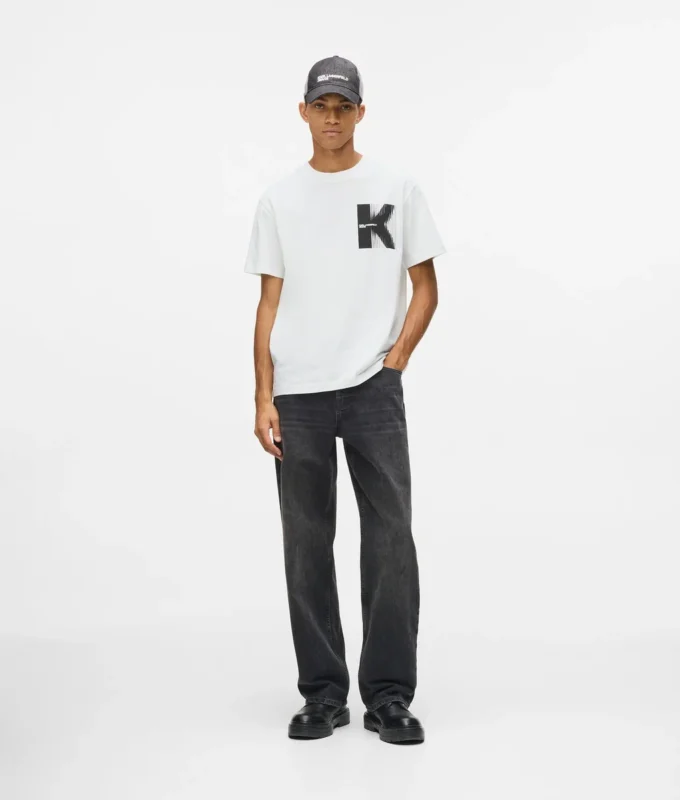 T-shirt con grafica K T-shirt con grafica K