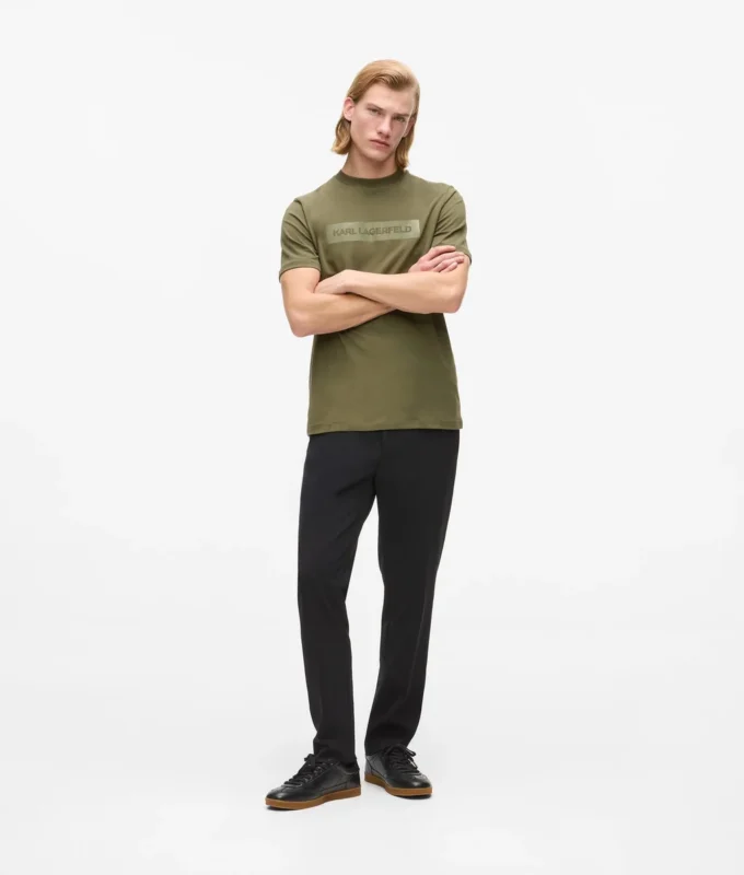 T-shirt con logo in raso T-shirt con logo in raso