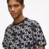 T-shirt con monogramma all-over