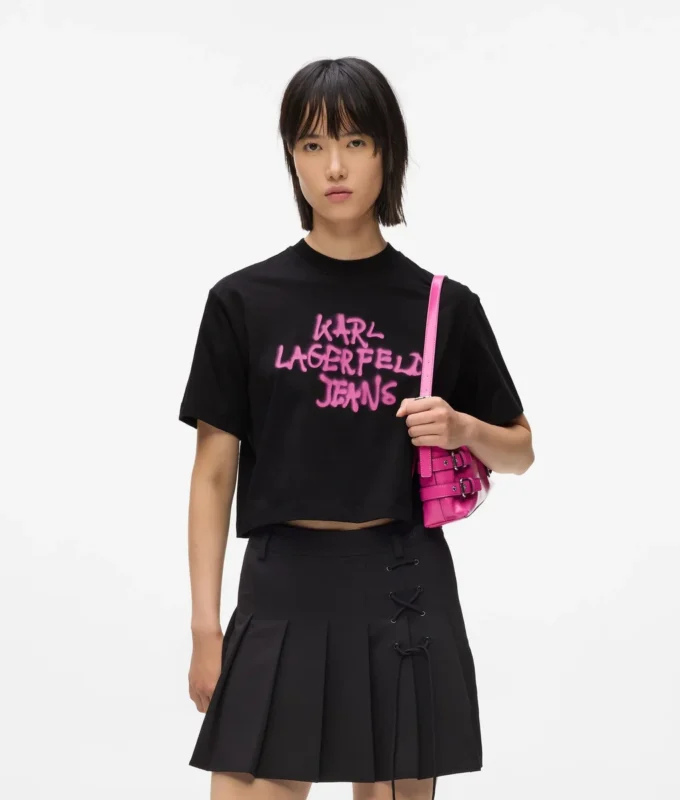 T-shirt corta con graffiti T-shirt corta con graffiti