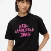 T-shirt corta con graffiti T-shirt corta con graffiti