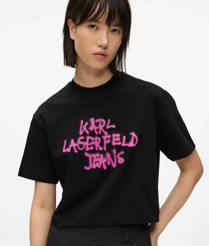 T-shirt corta con graffiti T-shirt corta con graffiti