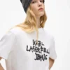T-shirt corta con graffiti T-shirt corta con graffiti