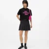T-shirt corta con graffiti T-shirt corta con graffiti