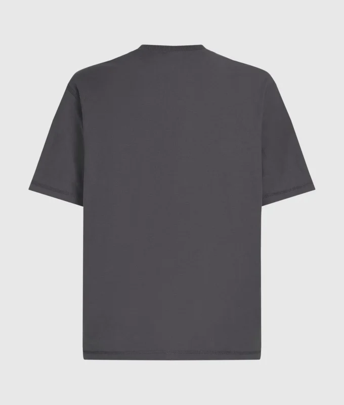 T-shirt rovesciata T-shirt rovesciata