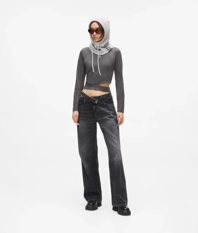 Top con cut-out utility Top con cut-out utility