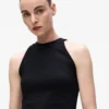 Top con scollo all’americana e strass