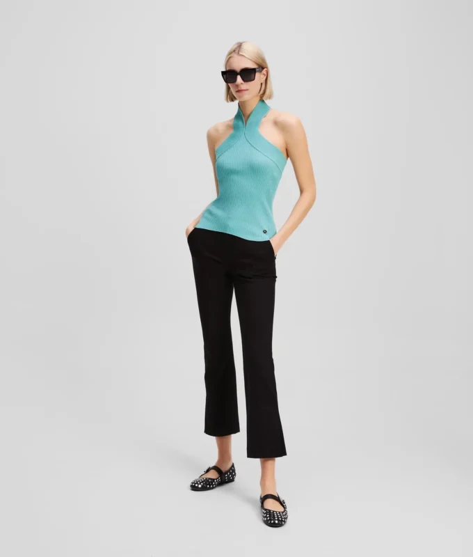 TOP IN MAGLIA CON SCOLLO ALL’ALLACCIATURA TOP IN MAGLIA CON SCOLLO ALL’ALLACCIATURA