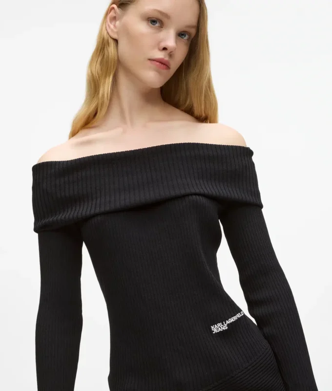 Top in maglia con spalle scoperte