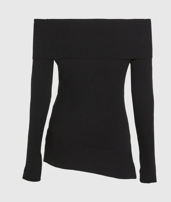 Top in maglia con spalle scoperte