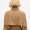 Trench con pieghe Trench con pieghe