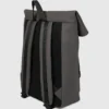 Zaino con chiusura roll top Zaino con chiusura roll top
